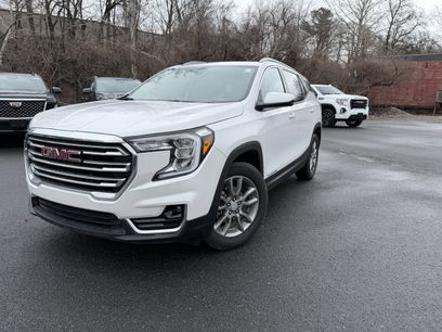 Used 2024 GMC Terrain SLT w/ Infotainment Package II