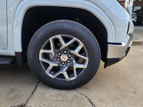 New 2026 GMC Sierra 1500 SLT image 50