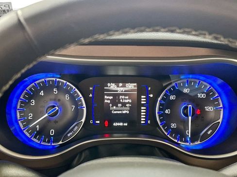Used 2022 Chrysler Voyager LX FWD image 14