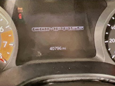 Used 2022 Jeep Compass Latitude AWD/4WD image 12