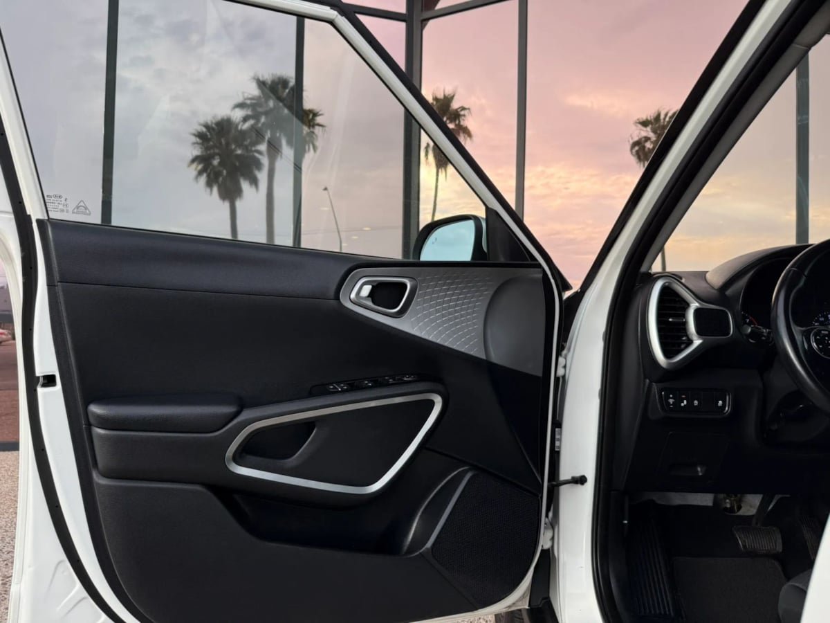 Used 2020 Kia Soul X-Line FWD image 35