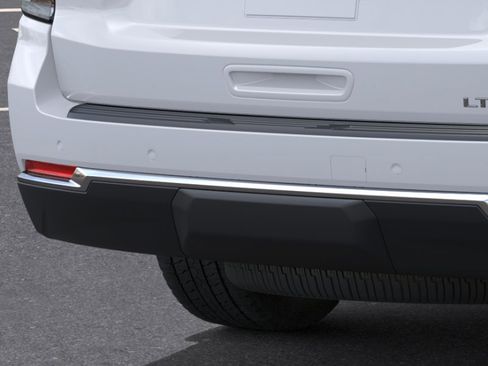 New 2026 Chevrolet Suburban LT image 14