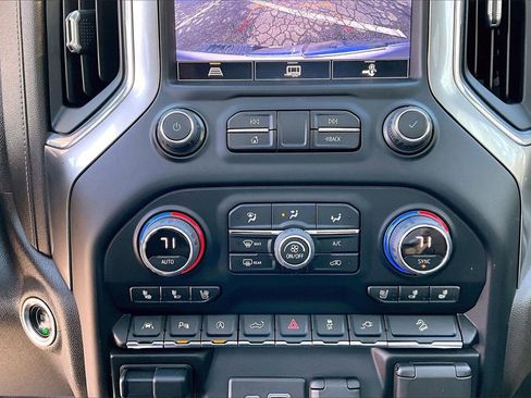 Used 2021 Chevrolet Silverado 1500 LTZ image 18