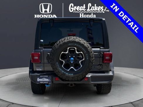 Used 2022 Jeep Wrangler Unlimited Rubicon 4xe AWD/4WD image 4