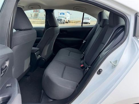 Used 2023 Toyota Corolla LE image 6