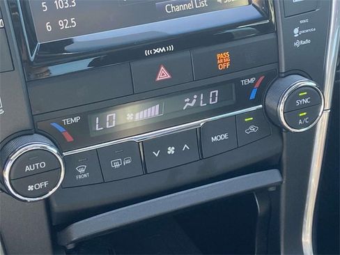 Used 2017 Toyota Camry XSE w/ Moonroof Package image 29