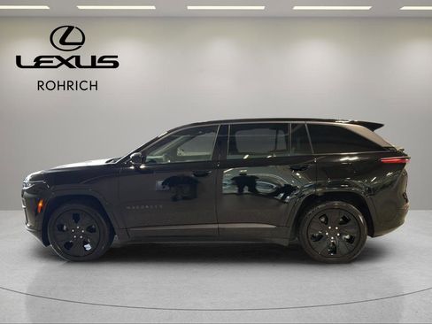 Used 2025 Jeep Wagoneer S Limited image 9