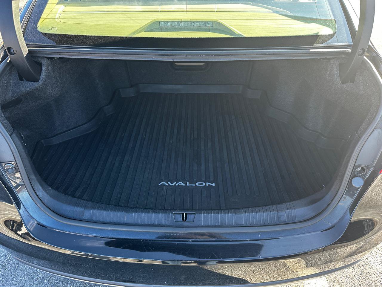 Used 2018 Toyota Avalon XLE Premium w/ All Weather Liner Package FWD image 20