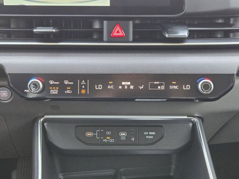 New 2026 Kia Carnival EX FWD image 16