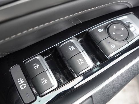 Certified 2022 Kia Sorento SX image 24