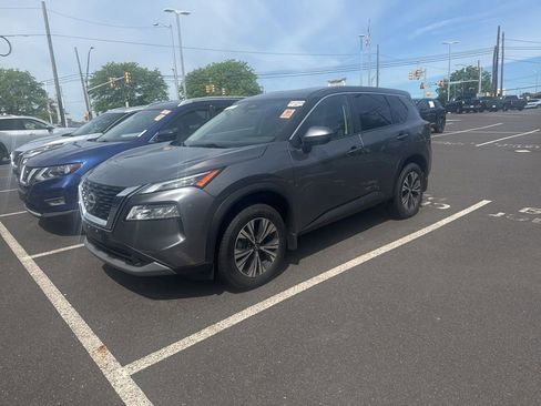 Used 2023 Nissan Rogue SV AWD/4WD image 2