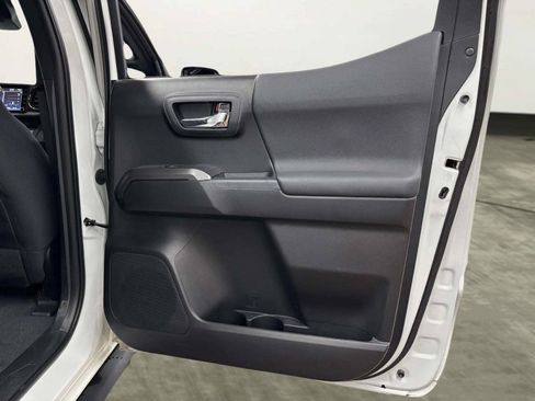 Used 2021 Toyota Tacoma TRD Sport RWD image 16