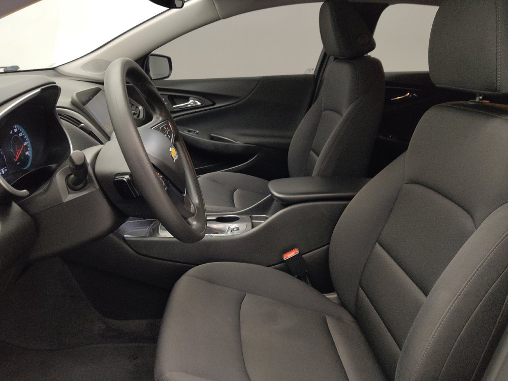 Used 2025 Chevrolet Malibu LS w/ Driver Confidence Package FWD image 17