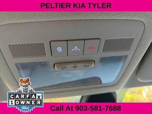 Used 2021 Hyundai Venue image 24