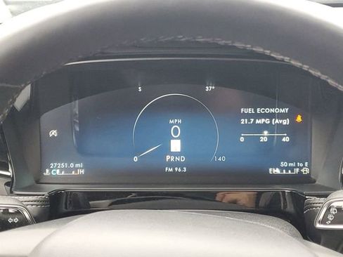 Certified 2023 Lincoln Corsair Standard w/ Equipment Group 101A image 18