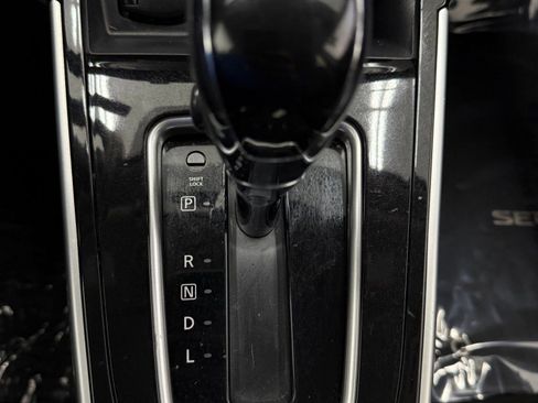 Used 2016 Nissan Sentra SL image 16