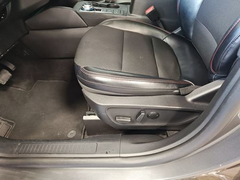Used 2025 Ford Escape ST-Line Select AWD/4WD image 28