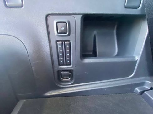 Used 2025 Ford Expedition Active AWD/4WD image 29