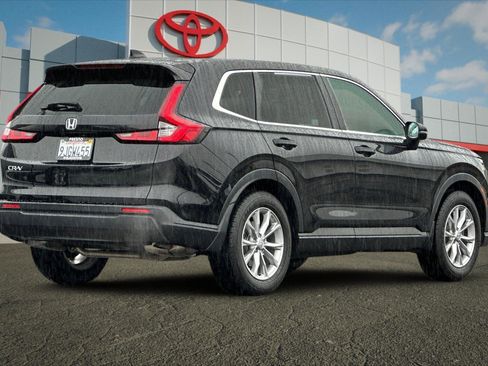 Used 2024 Honda CR-V EX image 3