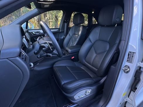 Used 2026 Porsche Macan AWD/4WD image 5