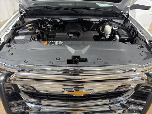 Used 2018 Chevrolet Silverado 1500 LT w/ All Star Edition image 39