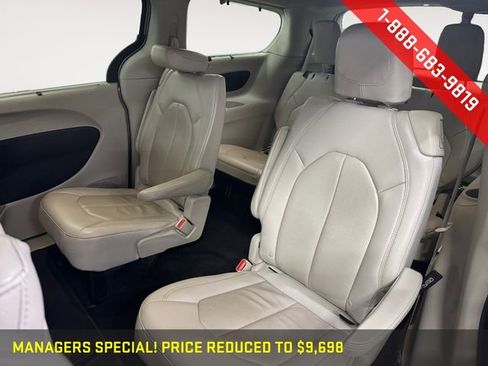 Used 2017 Chrysler Pacifica Touring-L Plus w/ Tire & Wheel Group image 22