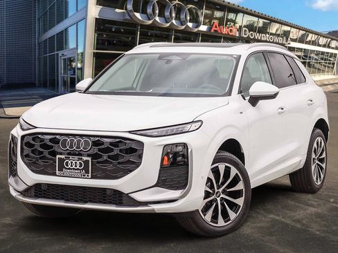 New 2026 Audi Q3 quattro 2.0T AWD/4WD image 1