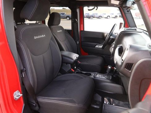 Used 2018 Jeep Wrangler Unlimited Sahara w/ Connectivity Group image 23