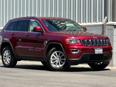 Used 2022 Jeep Grand Cherokee Laredo E RWD image 2