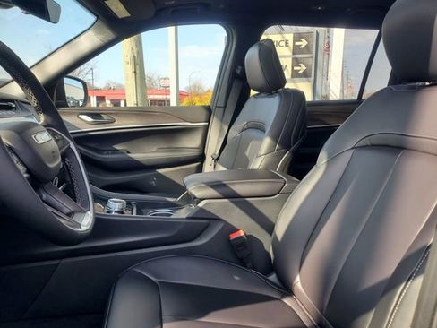 New 2026 Jeep Grand Cherokee L Limited AWD/4WD image 10