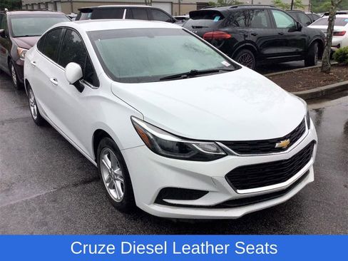 Used 2017 Chevrolet Cruze LT w/ Leather Package FWD image 1