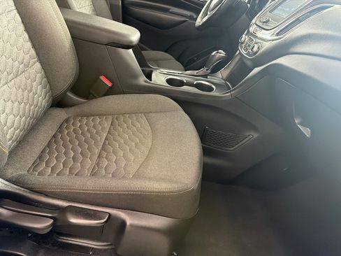 Used 2018 Chevrolet Equinox LT FWD image 20