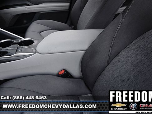 Used 2022 Toyota Camry LE image 29