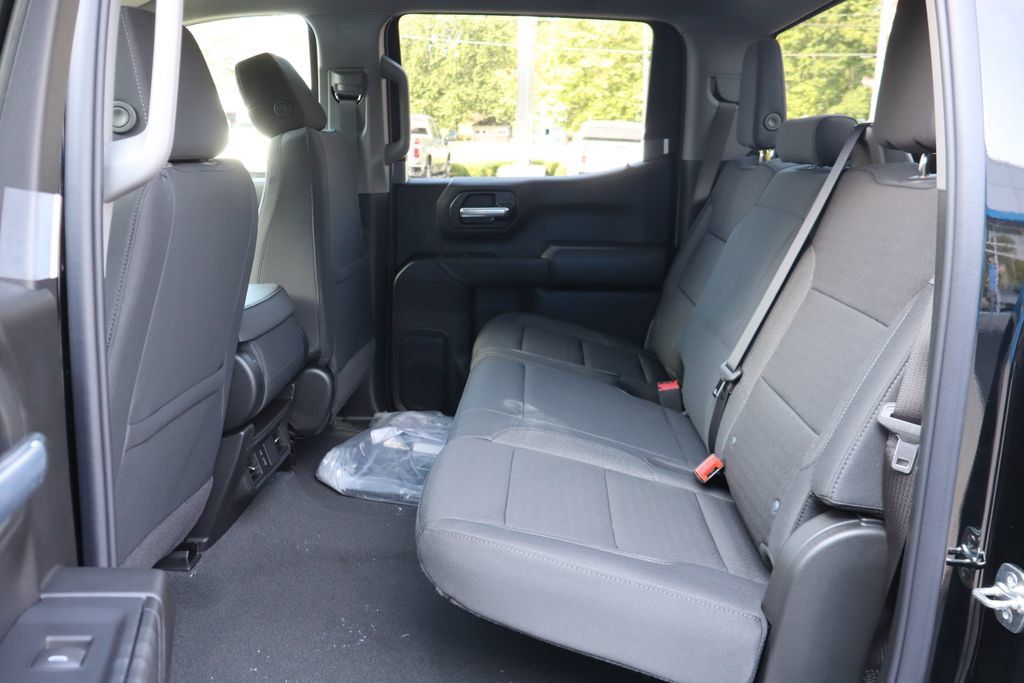 New 2026 Chevrolet Silverado 1500 Custom w/ Rally Edition AWD/4WD image 17