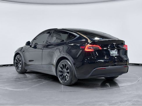 Used 2021 Tesla Model Y Long Range AWD/4WD image 2