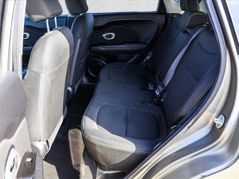 Used 2015 Kia Soul + image 19