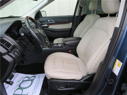 Used 2019 Ford Explorer Platinum image 4