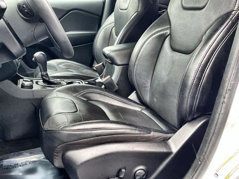 Used 2023 Jeep Cherokee Altitude Lux image 12