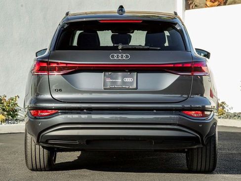 Certified 2025 Audi Q6 e-tron Premium Plus w/ Premium Plus AWD/4WD image 8
