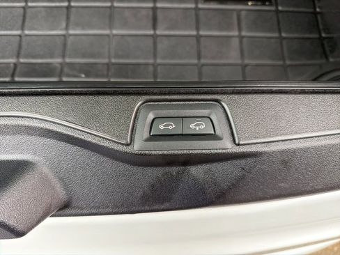 Used 2023 BMW X5 xDrive45e w/ Executive Package image 39