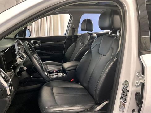 Used 2023 Kia Sorento SX AWD/4WD image 10