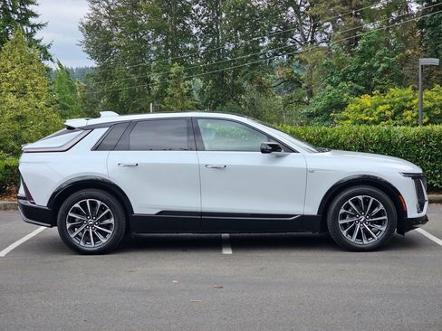 New 2026 Cadillac Lyriq Sport w/ LPO, Floor Liner Package AWD/4WD image 6