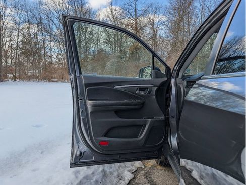 Used 2017 Honda Ridgeline RTL image 10