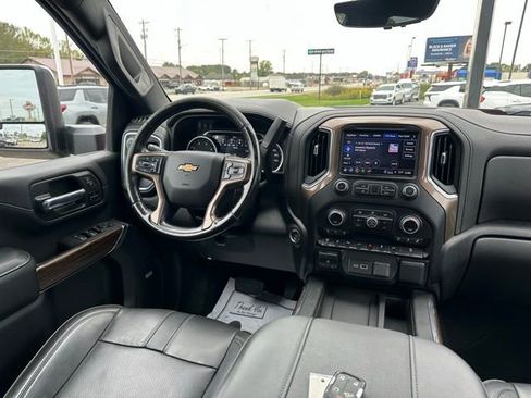 Used 2023 Chevrolet Silverado 2500 High Country w/ Z71 Off-Road Package AWD/4WD image 15