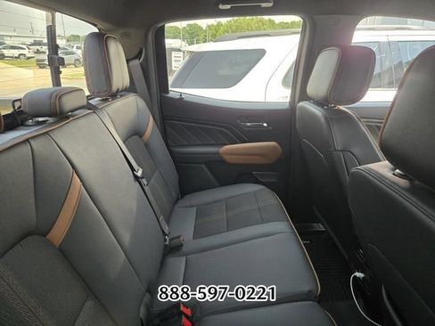 Used 2024 GMC Canyon AT4 AWD/4WD image 8