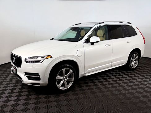 Used 2016 Volvo XC90 T8 Momentum w/ Vision Package image 60