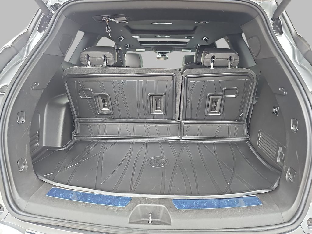 Used 2023 Buick Enclave Avenir w/ Avenir Technology Package AWD/4WD image 17