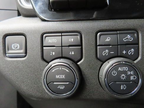 Used 2025 Chevrolet Silverado 2500 LTZ w/ Trail Boss Package image 45