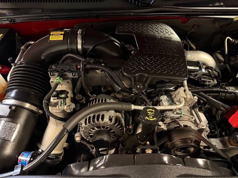 Used 2006 Chevrolet Silverado 2500 LT w/ Heavy-Duty Power Package AWD/4WD image 19