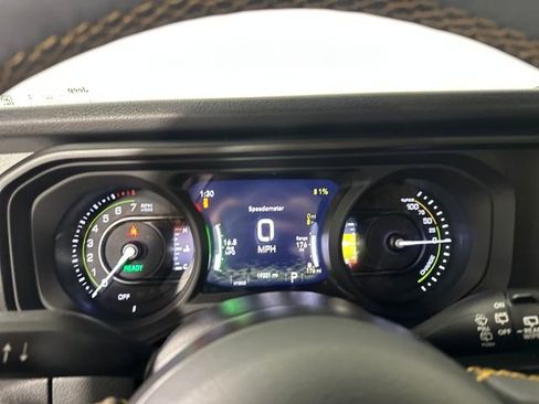 Used 2024 Jeep Wrangler Unlimited w/ Convenience Group image 17